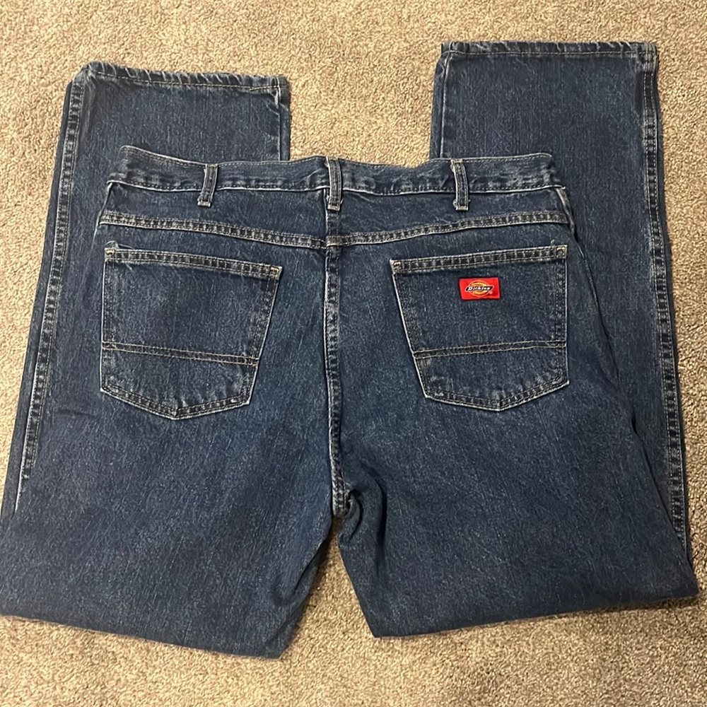 Men’s Dickies Relaxed Fit Jeans 34x30 blue jeans. Like NEW